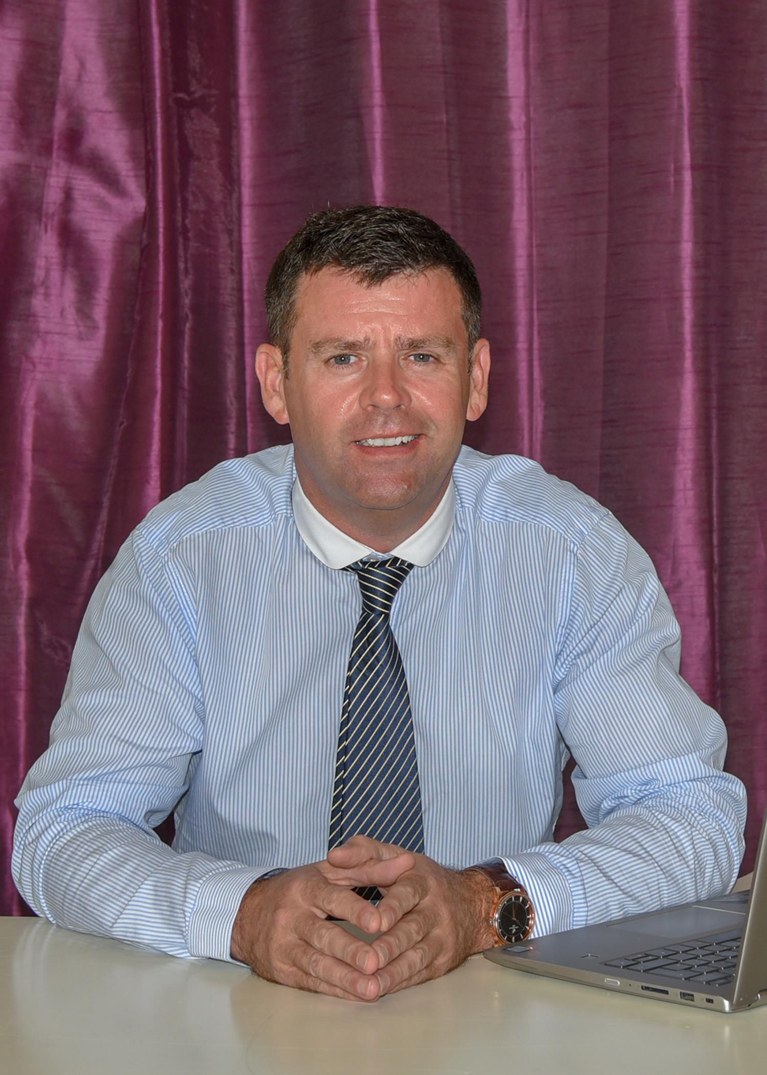 Principal Mr. Robert Dinsmore